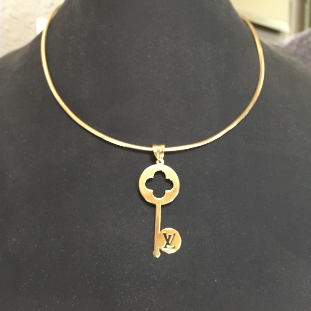 18k yellow LV Key